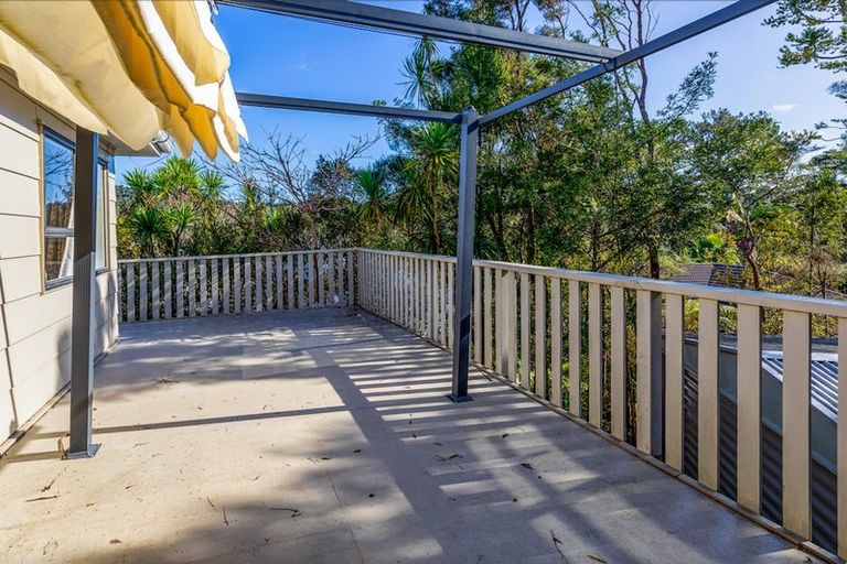 Photo of property in 9 Onedin Place, Titirangi, Auckland, 0604