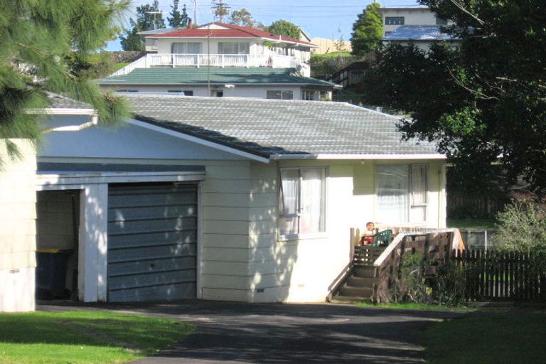 Photo of property in 1/4 Clyma Place, Massey, Auckland, 0614