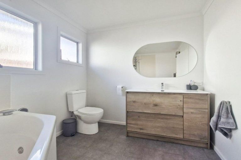 Photo of property in 145 Cunningham Crescent, Grasmere, Invercargill, 9810