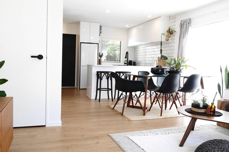 Photo of property in 42 Park Avenue, Papatoetoe, Auckland, 2025