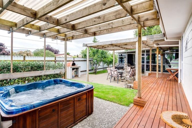 Photo of property in 1 Fife Crescent, Tamatea, Napier, 4112