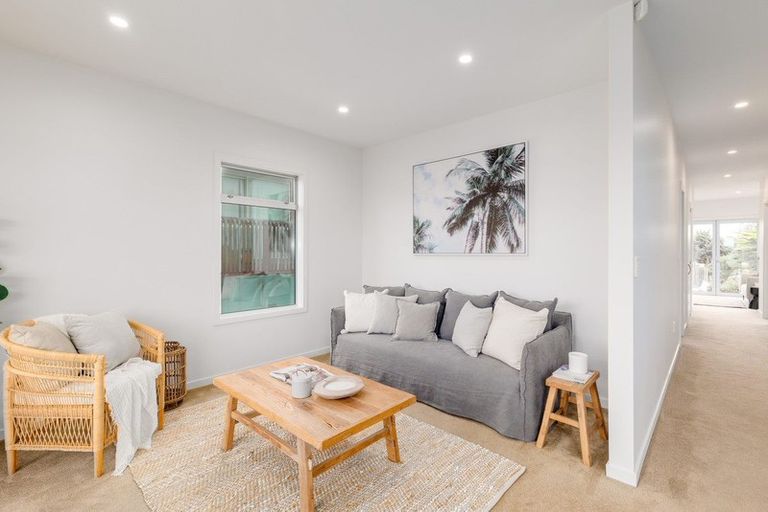 Photo of property in 384 Marine Parade, South New Brighton, Christchurch, 8062