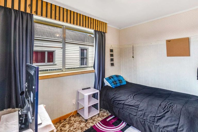 Photo of property in 19 Railway Esplanade, East Gore, Gore, 9710