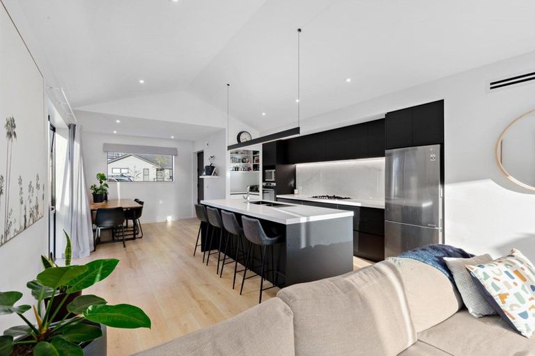 Photo of property in 8 Bale Road, Jacks Point, 9371