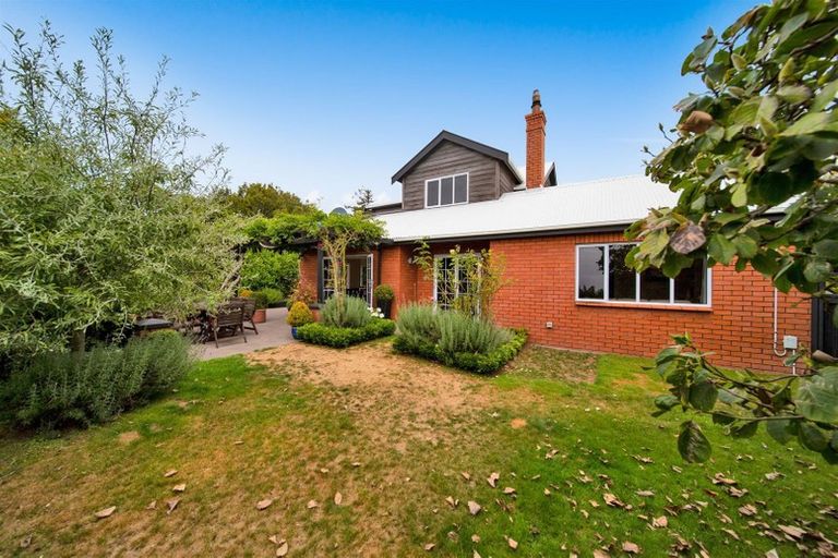 Photo of property in 12b Frank Frethey Place, Highlands Park, New Plymouth, 4312