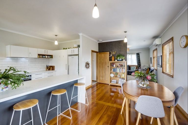 Photo of property in 14 Barker Road, Marewa, Napier, 4110