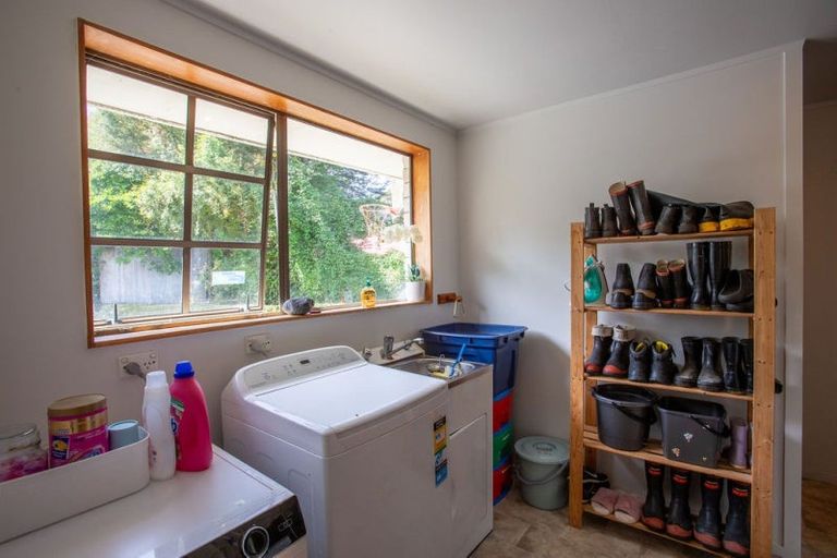 Photo of property in 8 Ameku Road, Raetihi, 4632