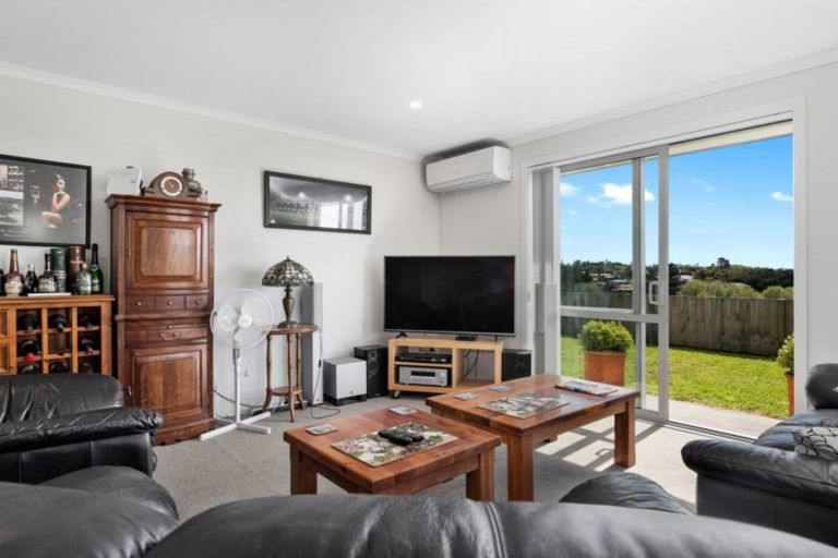 Photo of property in 8 Greenvale Place, Welcome Bay, Tauranga, 3112