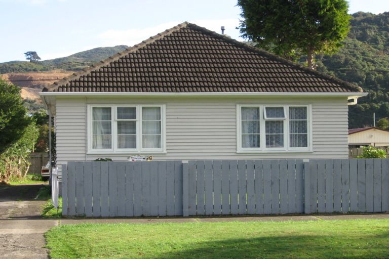 Photo of property in 1313 High Street, Taita, Lower Hutt, 5011
