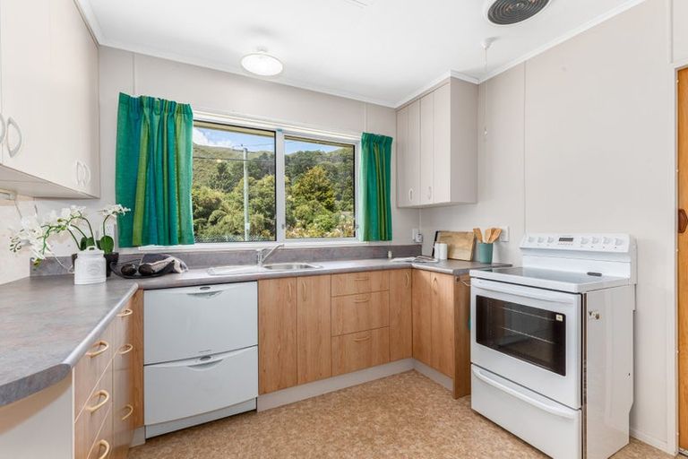 Photo of property in 341 Riverside Drive, Fairfield, Lower Hutt, 5011