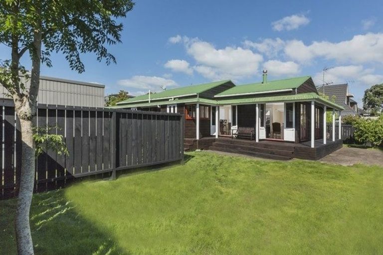 Photo of property in 1/53a Hattaway Avenue, Bucklands Beach, Auckland, 2012