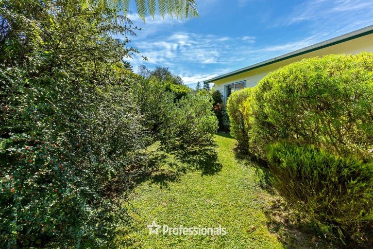 Photo of property in 1 Gemstone Drive, Birchville, Upper Hutt, 5018