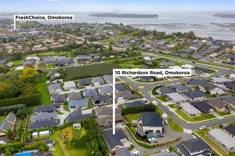 Photo of property in 10 Richardson Road, Omokoroa, 3114