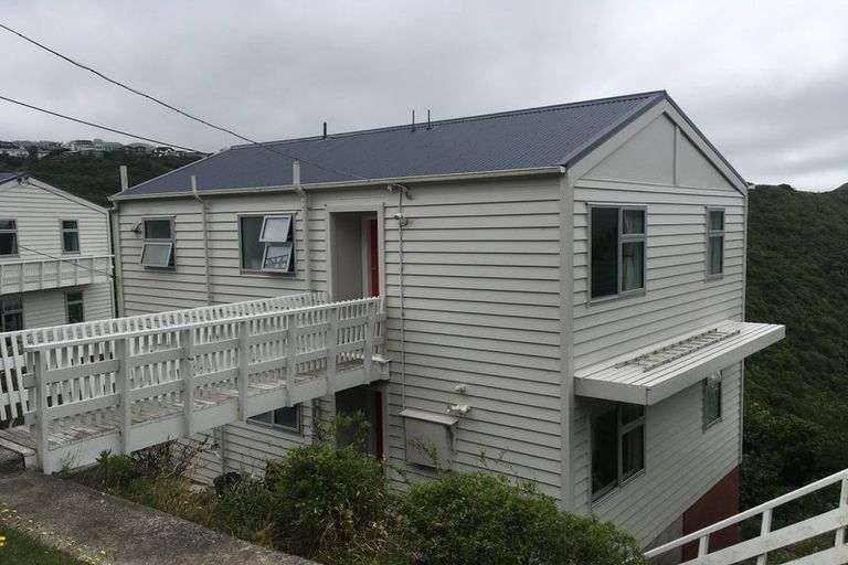 Photo of property in 2/63 Mandalay Terrace, Khandallah, Wellington, 6035