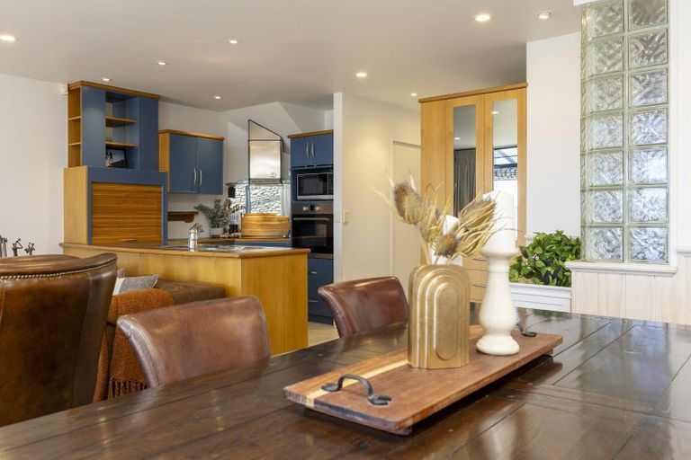 Photo of property in 2/227 Lake Terrace, Waipahihi, Taupo, 3330