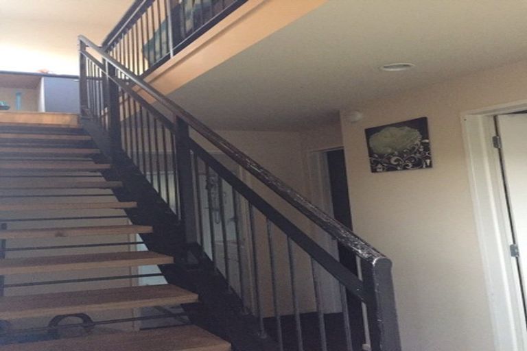 Photo of property in 327 Barbadoes Street, Christchurch Central, Christchurch, 8011