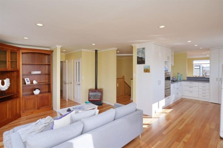 Photo of property in 18 Overdale Drive, Cashmere, Christchurch, 8022