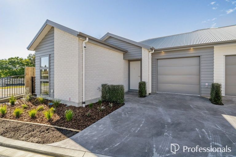 Photo of property in 9b Seddon Street, Waikanae, 5036