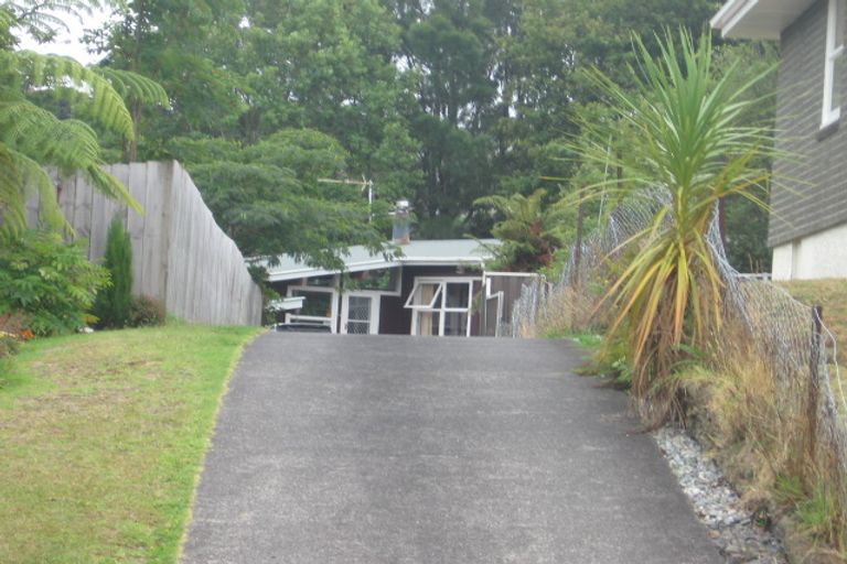Photo of property in 9 Segedin Place, Glenfield, Auckland, 0629