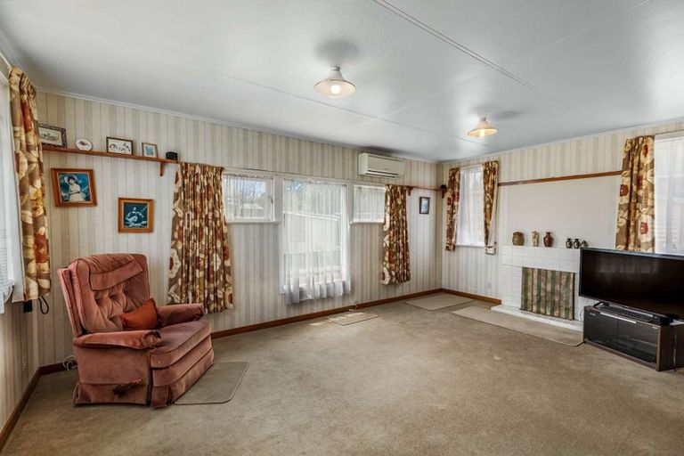 Photo of property in 10 Humphrey Street, Marton, 4710