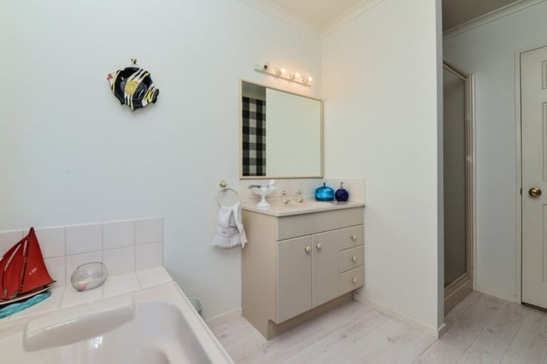 Photo of property in 15 Glen Cree Avenue, Rototuna, Hamilton, 3210