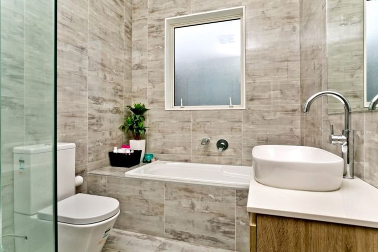 Photo of property in 15 Korihi Drive, Swanson, Auckland, 0614