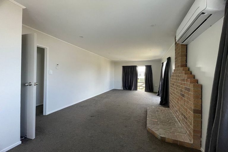 Photo of property in 3 Cade Place, Weymouth, Auckland, 2103