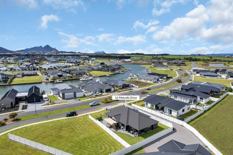 Photo of property in 16 Maturiki Drive, One Tree Point, 0118