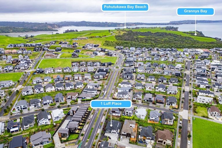 Photo of property in 1 Luff Place, Long Bay, Auckland, 0630