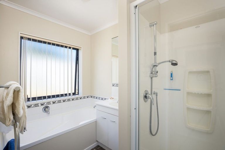 Photo of property in 9a Simons Street, Moturoa, New Plymouth, 4310