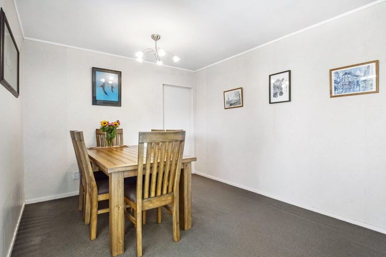 Photo of property in 20 Ronald Macken Place, Windsor Park, Auckland, 0632