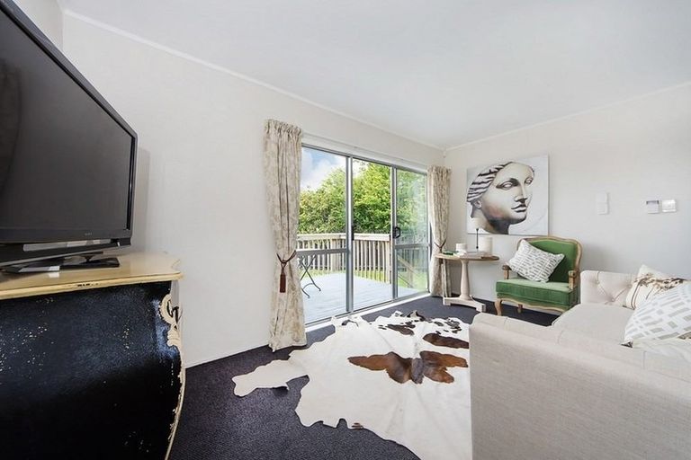 Photo of property in 1/8 Slim Place, Clendon Park, Auckland, 2103