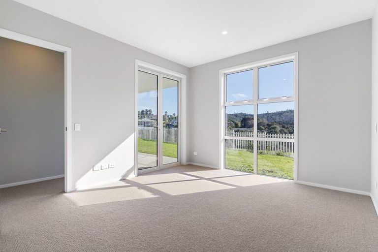 Photo of property in 204 Landmark Terrace, Orewa, 0931
