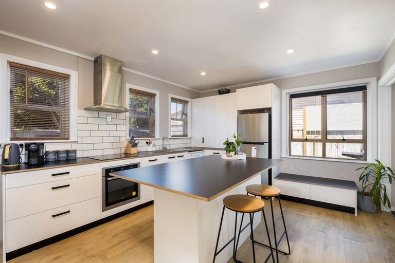 Photo of property in 8 Chard Street, Westown, New Plymouth, 4310