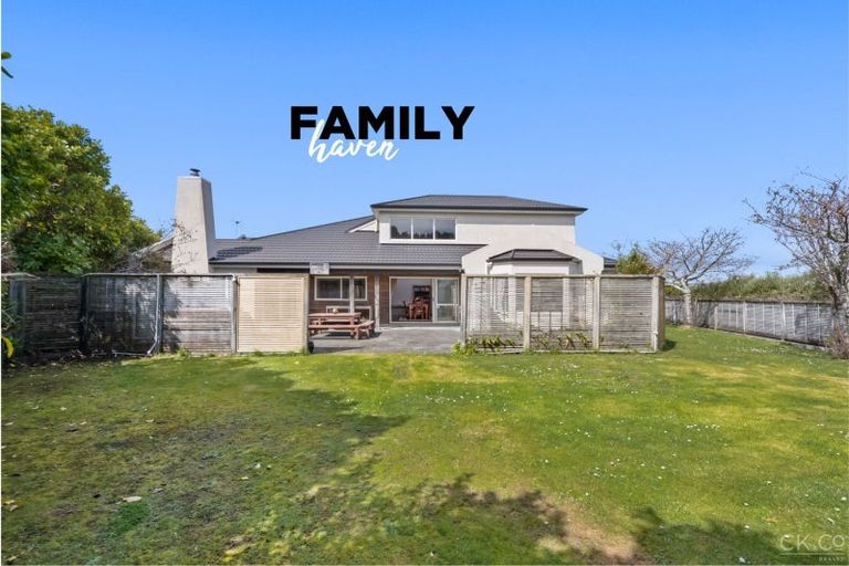 Photo of property in 41 Arahiwi Grove, Tirohanga, Lower Hutt, 5010