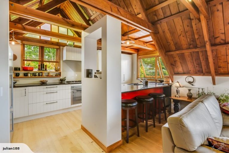 Photo of property in 194 Onewa Road, Birkenhead, Auckland, 0626