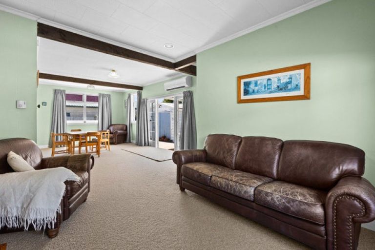 Photo of property in 402 Massey Street, Akina, Hastings, 4122