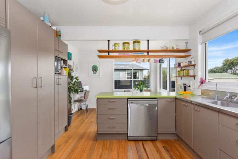 Photo of property in 584 Maunganui Road, Mount Maunganui, 3116