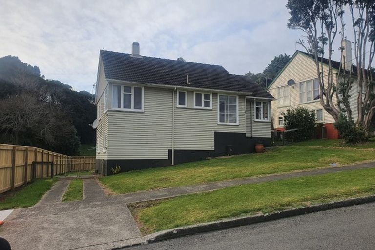 Photo of property in 98 Cook Street, Marfell, New Plymouth, 4310