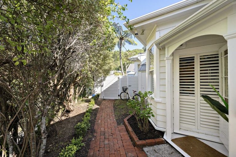 Photo of property in 303 Tinakori Road, Thorndon, Wellington, 6011