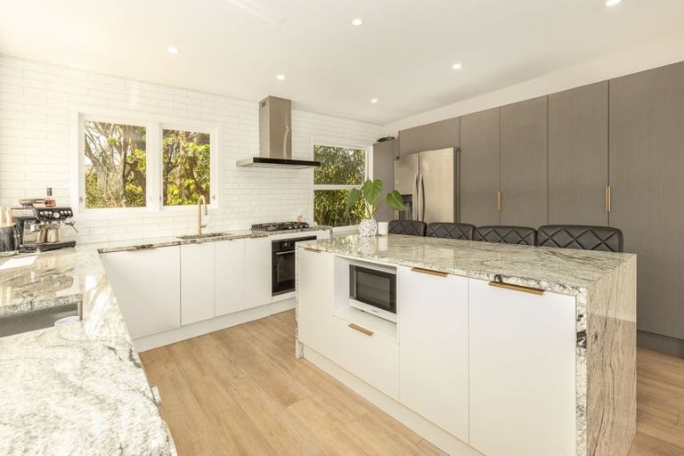 Photo of property in 63 Aorangi Road, Paraparaumu, 5032