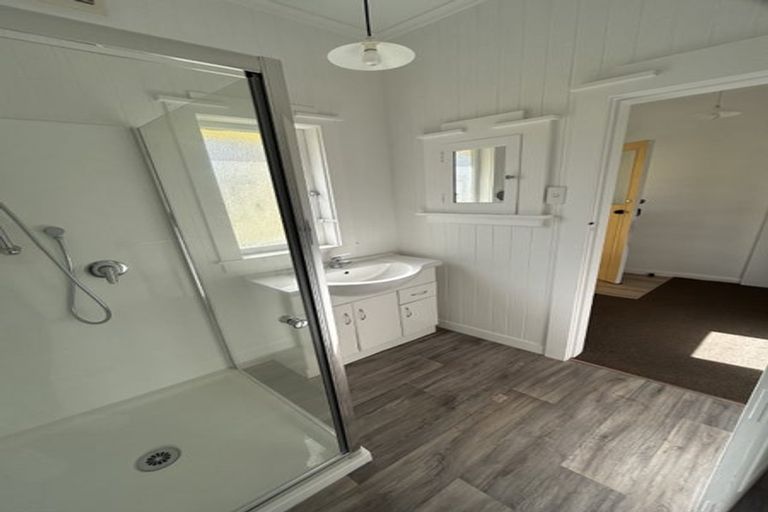 Photo of property in 2 Cambridge Street, Gonville, Whanganui, 4501