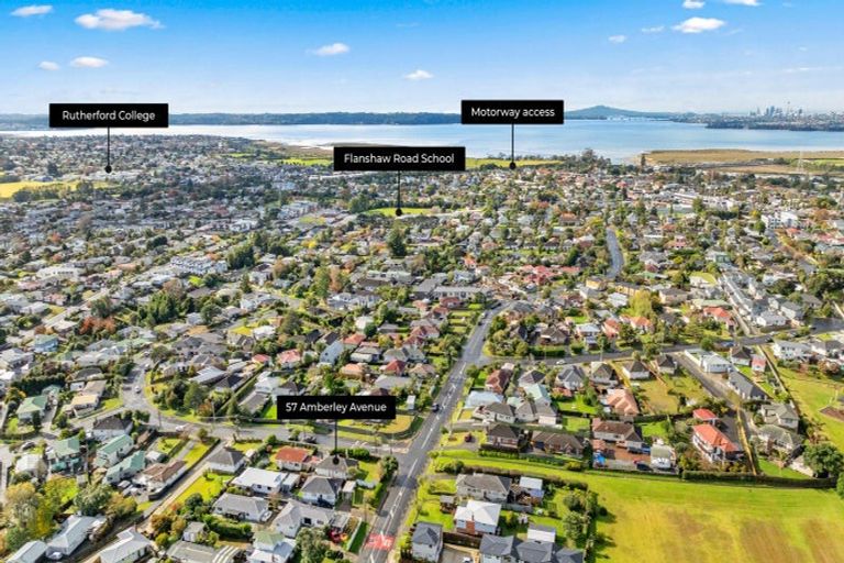 Photo of property in 57 Amberley Avenue, Te Atatu South, Auckland, 0610