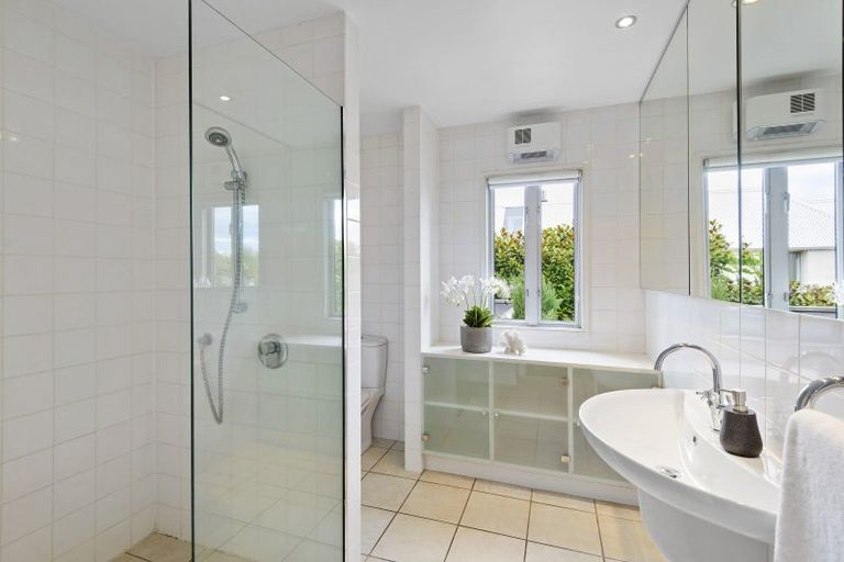 Photo of property in 51 Glandovey Road, Fendalton, Christchurch, 8052