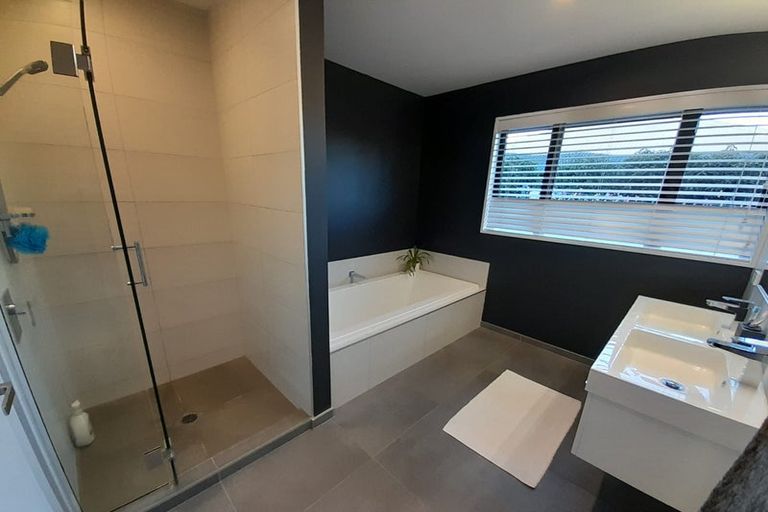 Photo of property in 16 Te Whenu Crescent, Marshland, Christchurch, 8083