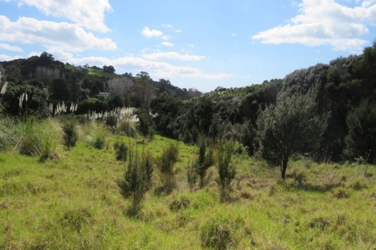 Photo of property in 129 Stratford Drive, Cable Bay, 0420