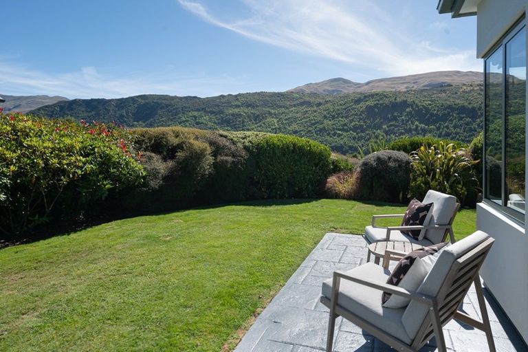 Photo of property in 2 Pearl Lane, Arrowtown, 9302