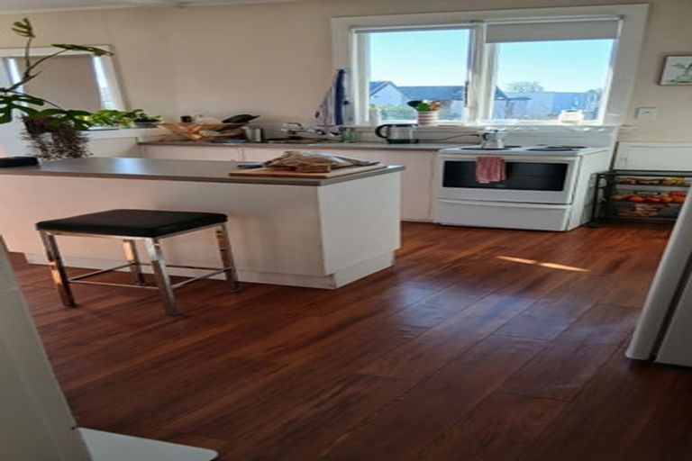 Photo of property in 2/12 Hewitts Road, Merivale, Christchurch, 8014