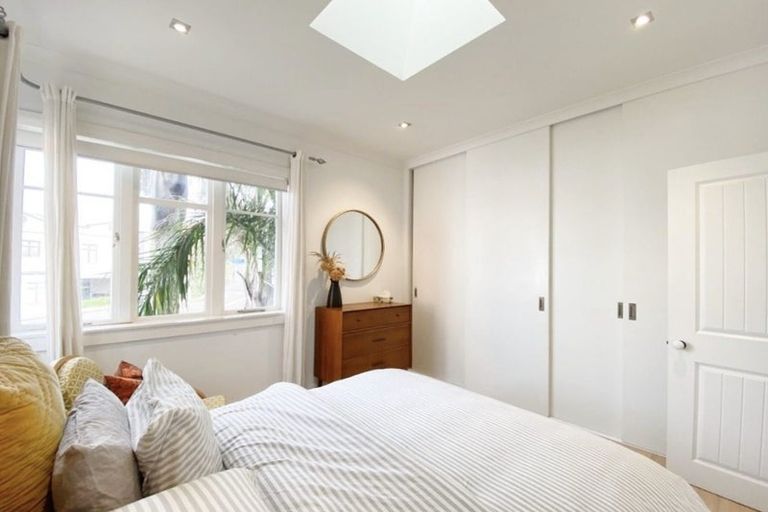 Photo of property in 4/64 Victoria Road, Devonport, Auckland, 0624