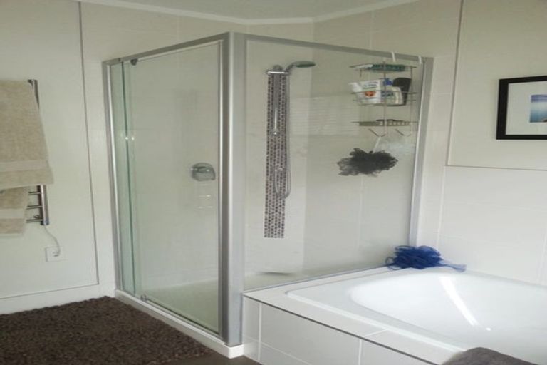 Photo of property in 30 Portobello Place, Torbay, Auckland, 0630